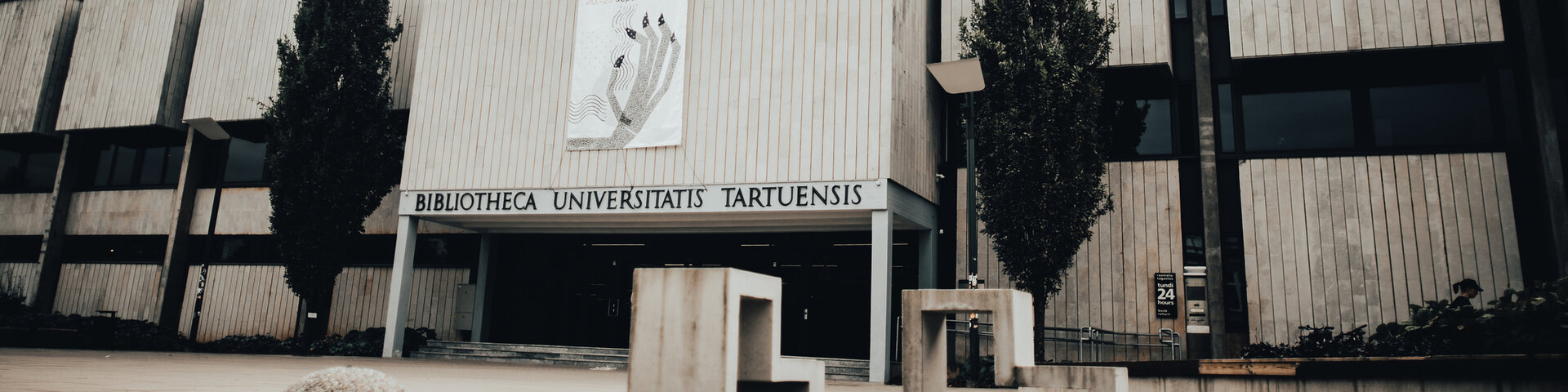 Raamatukogu_esileht